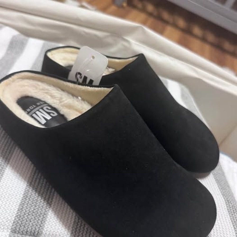 Steve Madden Women Size 7 Black Mules Faux Suede Fur Lined Clogs